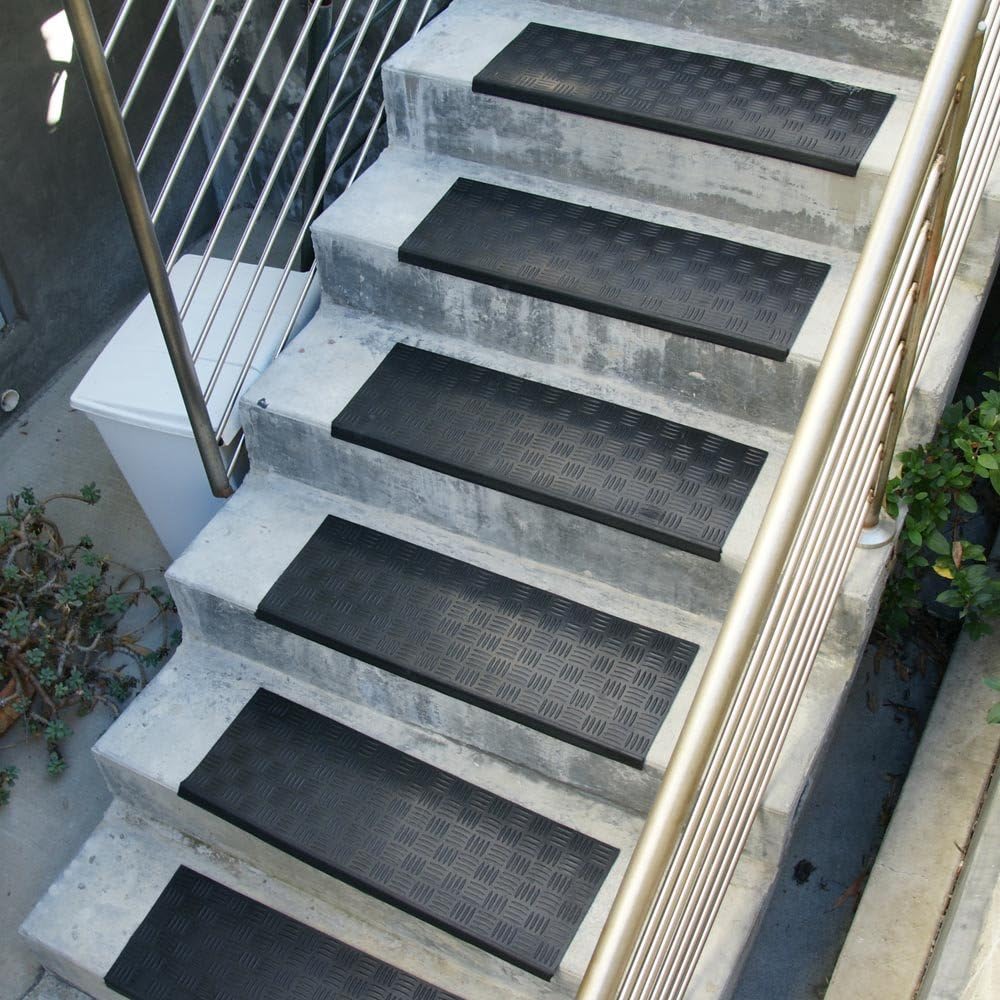 Diamond Grip Recycled Rubber 9.75x29.75 Black Stair Mats